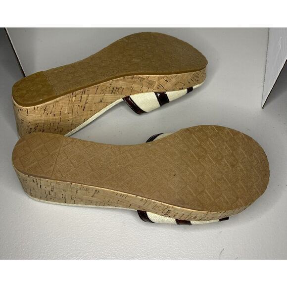 Tommy Bahama Womens 9 Tan pineapple Wedge Sandal Beige Brown Cork Beach Vacation - Picture 4 of 10